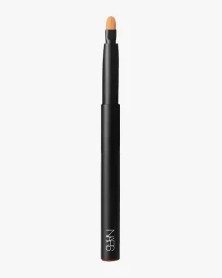 #30 Precision Lip Brush
