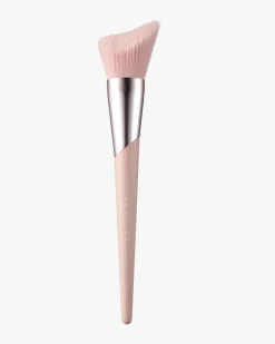 Cheek-Hugging Bronzer Brush 190