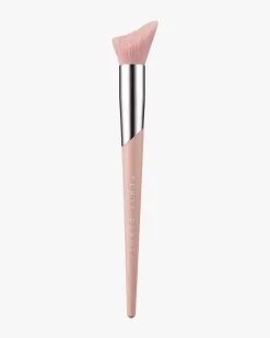 Cheek-Hugging Highlight Brush 120