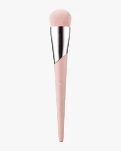 Full-Bodied Foundation Brush 110