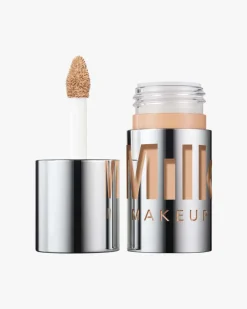 Future Fluid Creamy Hydrating Concealer 8,5 ml