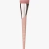 Soft'Lit Naturally Luminous Foundation Brush 145